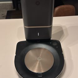 iRobot Roomba s9+ (9550) Lithium Ion Self-Emptying Robot Vacuum - Wi-Fi Connected