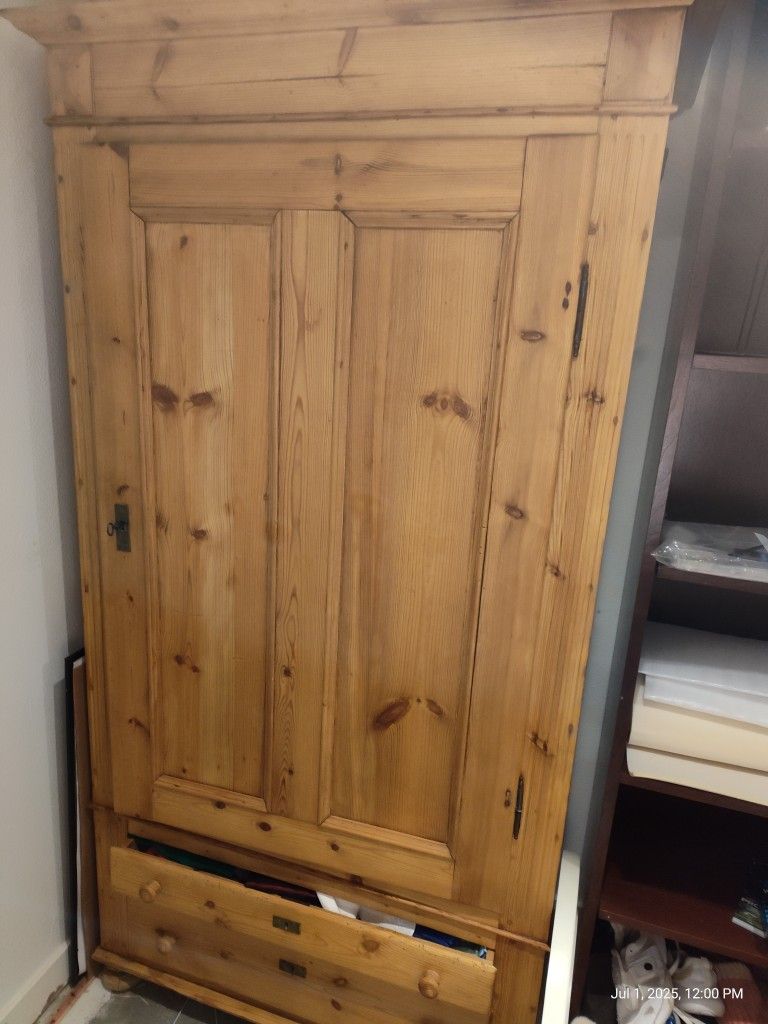 Cabinet Armoire 