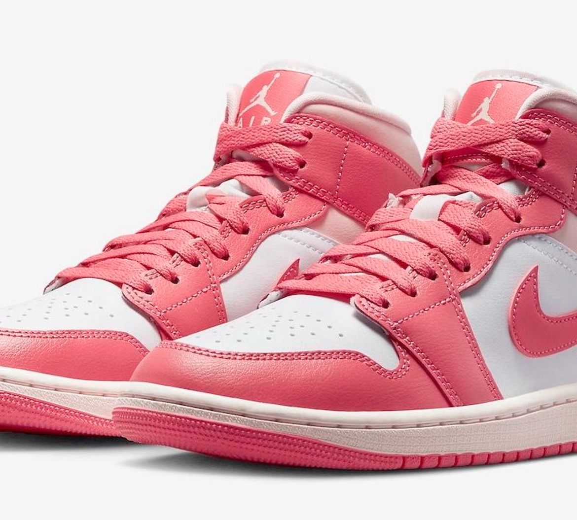 Air Jordan 1 Mid “Strawberries and Cream”