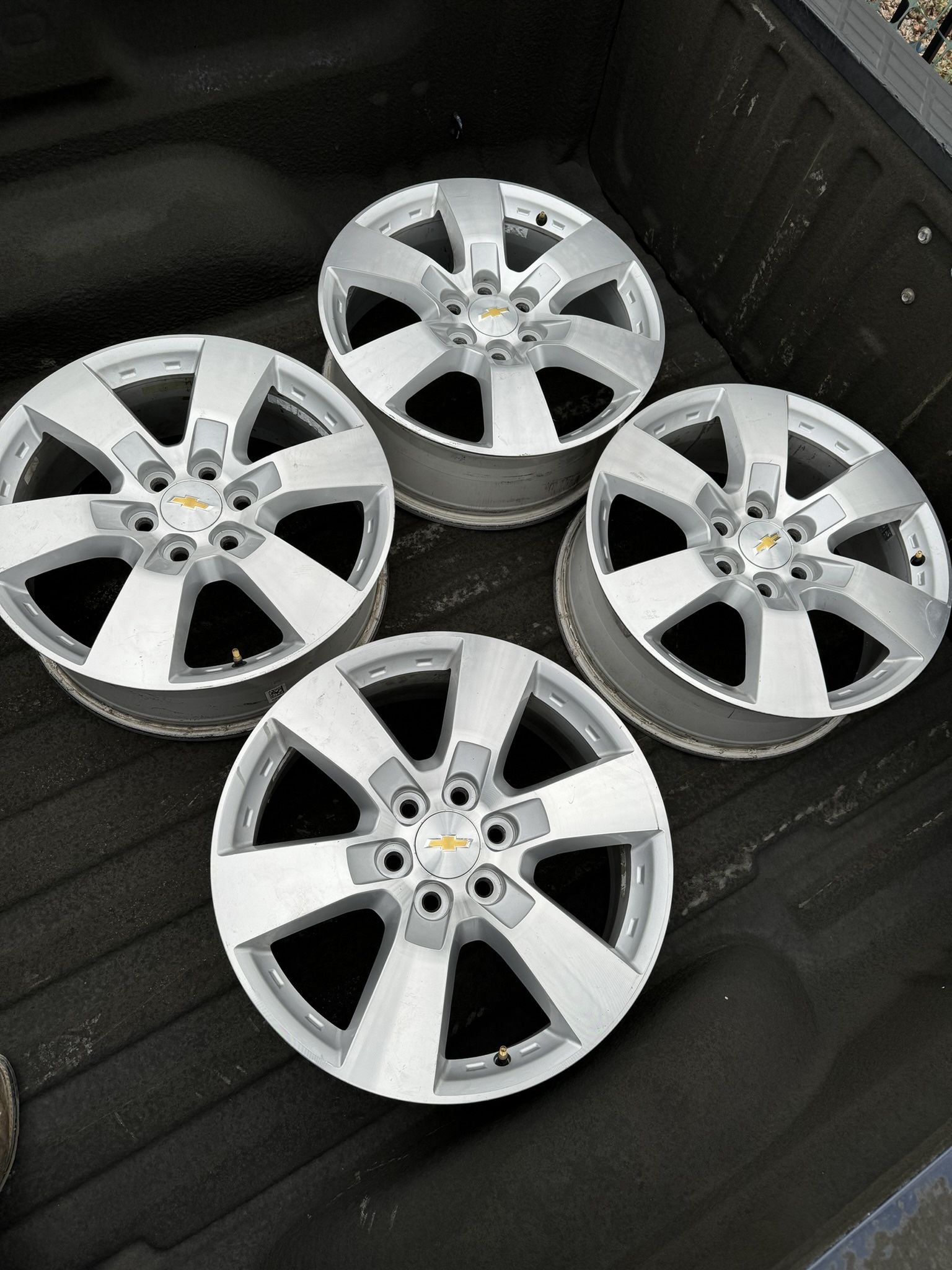 Wheels For Chevy 20 “6 Lugs Come Ou Of  SUV Traverse  Fits From From 2009/2012also Mid Size Colorado/canyon Truck /trail Blazer