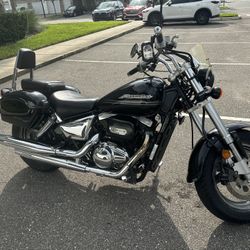 Suzuki Marauder 