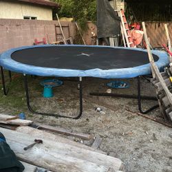 Trampoline 