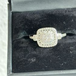 Diamond Vintage-Inspired Ring (1/2 ct. t.w.) in 14k White Gold Size 7 Excellent condition like new 