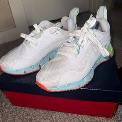 Women's size 6 zig dynamica