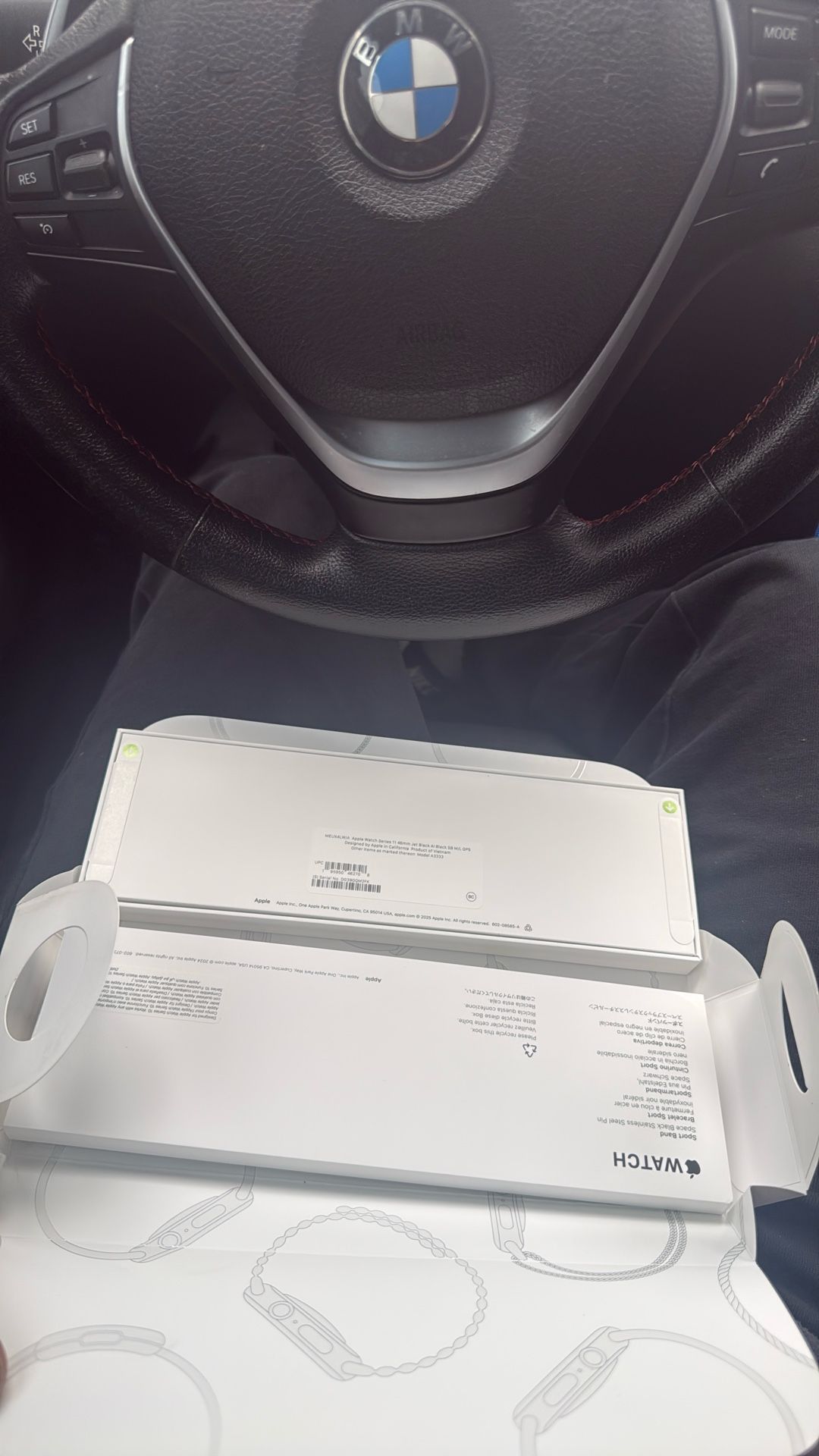 Apple Watch Series 11 Black 46mm Sports Band