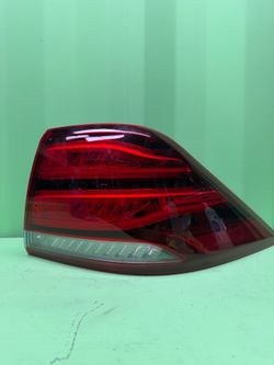 2016 2017 2018 2019 Mercedes-Benz GLE350 GLE43 GLE63 Right Passenger Side Tail Light OEM A1669065801/005