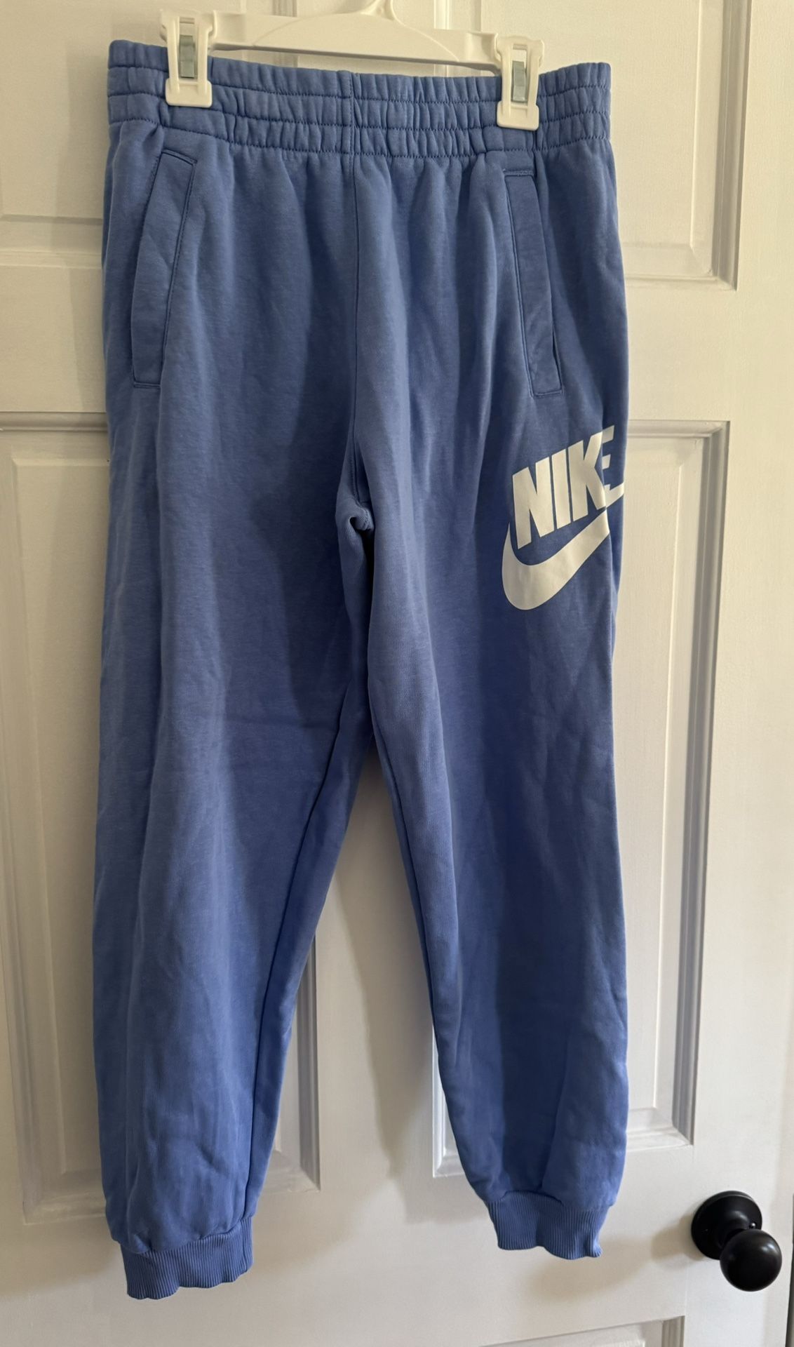 Nike Club Fleece joggers - size youth large