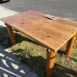 FREE CURB ALERT - Tables And Chairs 
