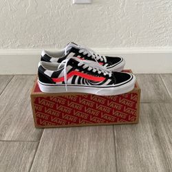 Vans. 7.5
