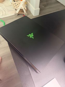 Razer Blade 18 (2025) 5070Ti, Intel Core Ultra 9 275HX, 32gb DDR5, 1TB SSD, charging brick included, mint condition