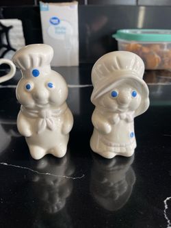 Vintage Mr & Mrs Pillsbury salt&pepper shakers
