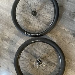 Black rims throne