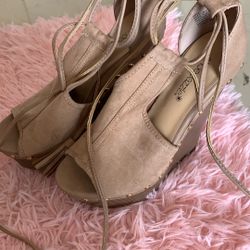 Beige Wedge Heels By Shoedazzle