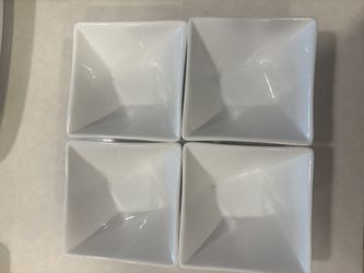 Set of 4 Pier1 square twist bowls