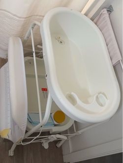 Baby Bath Tub with Stand and Changing Mat
