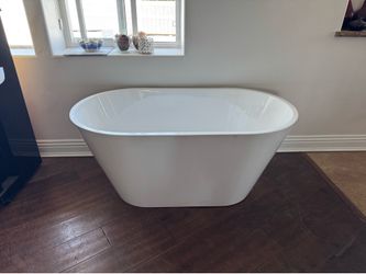 Freestanding tub brand new