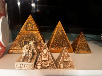 Egyptian Pyramids 