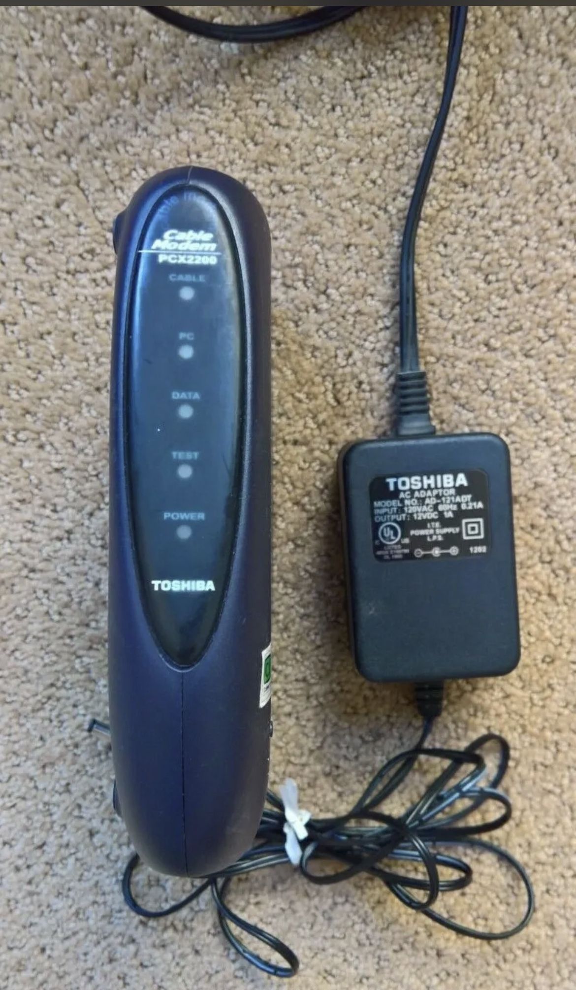 Cable Modem PCX2200 Toshiba DOCSIS 2.0 model DAZ8817F w/ AC Adapter