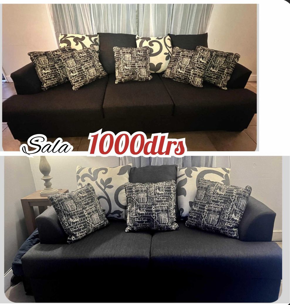 Couches / Living Room Set!! Great Condition!!