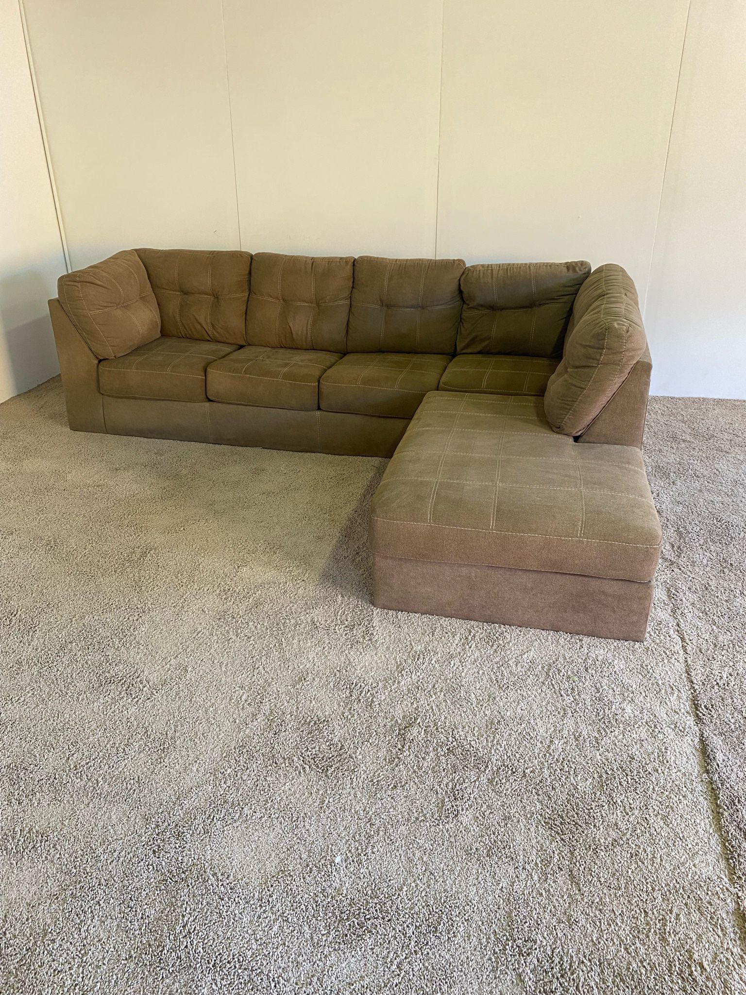 L-Shape Sectional Couch *Free Delivery*