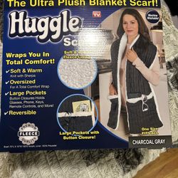 Huggle Scarf