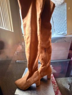 Women thigh high boots size 7.5