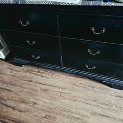 3 Piece Black Bedroom Dresser set.