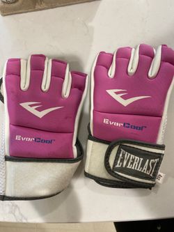 Women’s kickboxing gloves