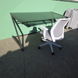 Modern Desk & Chair