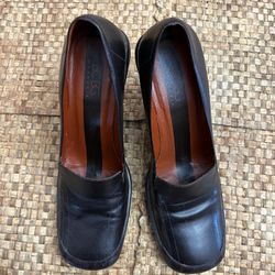 BCBG Maxazria Brown Leather Heels Size 6