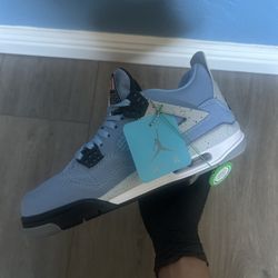 Jordan 4 Retro University Blue