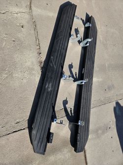 Chevy Chevrolet Tahoe  Yukon small  running boards oem  set 21 to 26