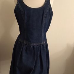 GUESS DEMIN DRESS SIZE SMALL 