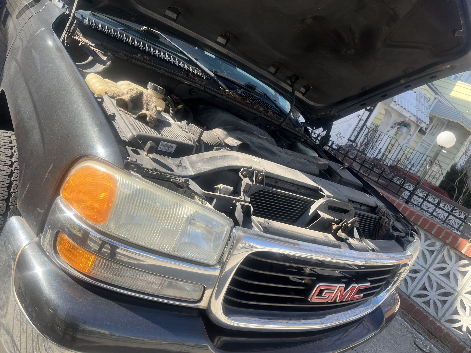 2003 Yukon Headlights