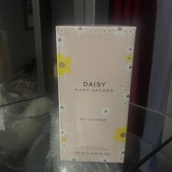 Daisy Marc Jacobs 