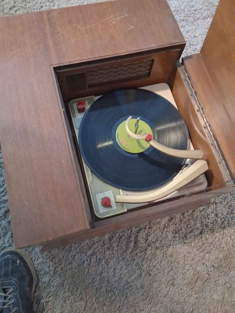 plays old records