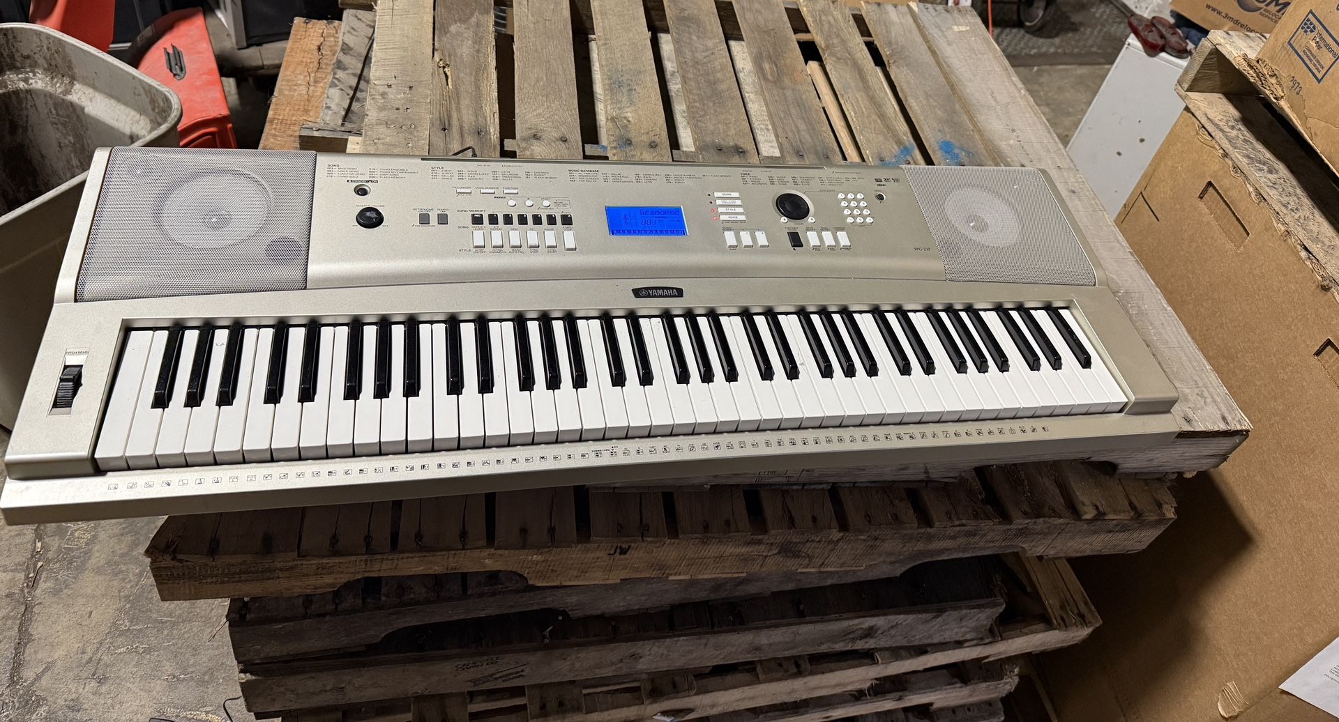 Yamaha VPG-235 Piano Working