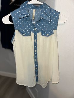 Paper Crane Sleeveless Button-Up Top