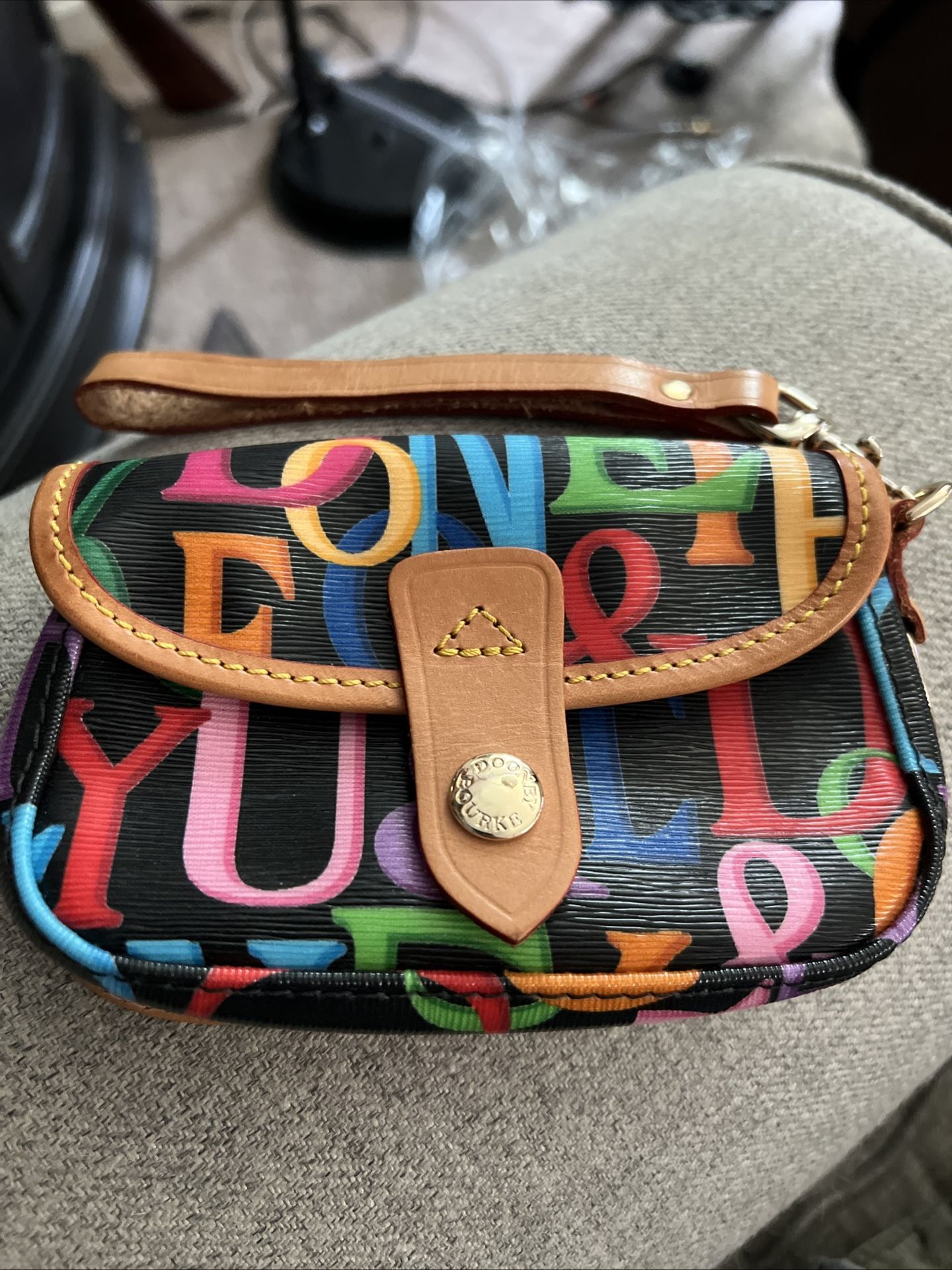 DOONEY & BOURKE 💜RETRO🩷 GRAFICA 💛WRISTLET💚 #5