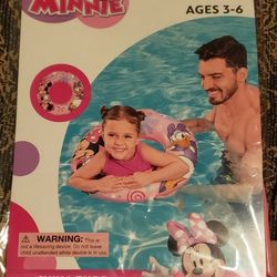 Minnie Mouse 22" Swim Tube/Ring