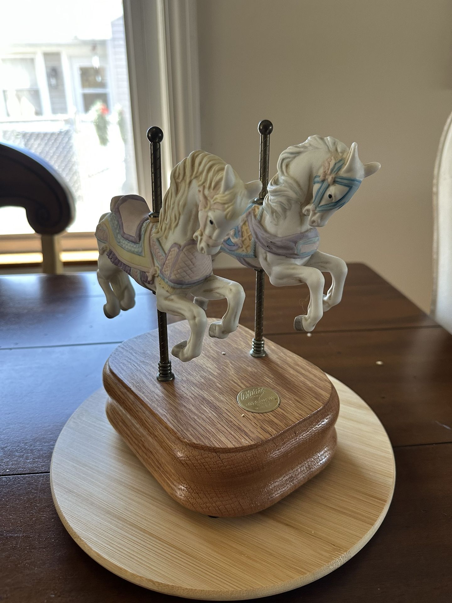 VINTAGE Willits Two Horse Carousel Music Box