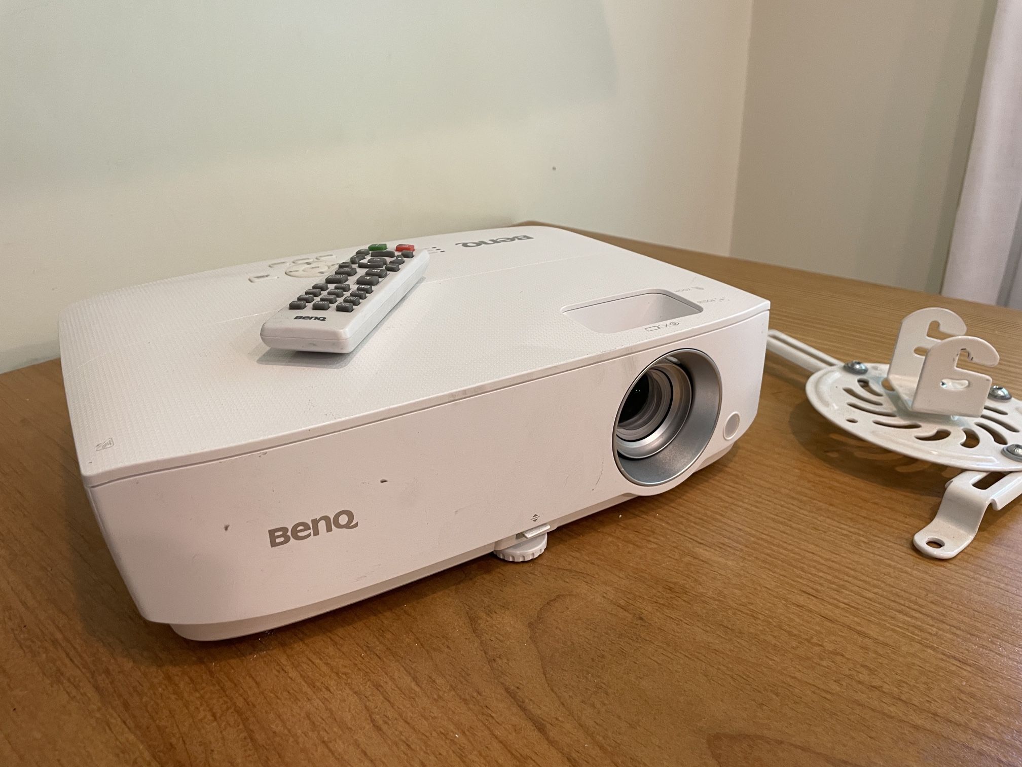 BenQ HD 1080p DLP Theater Projector HT1070A