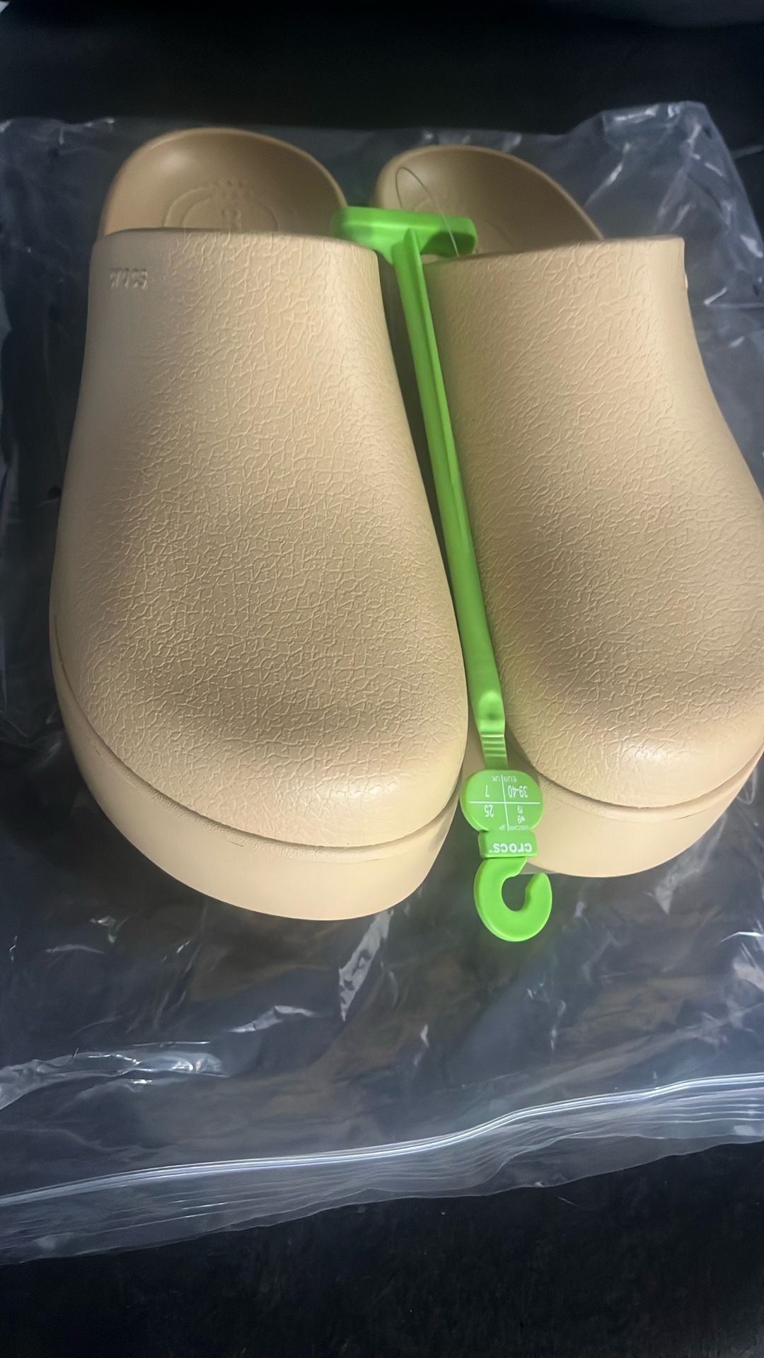 Crocs Dylan Platform Clog Size Wm 9 NEW