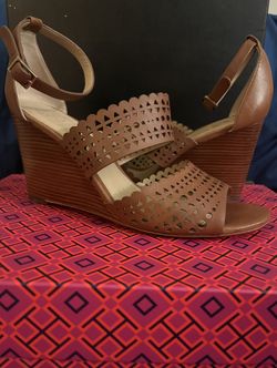 Tory Burch Wedge Sandals Size 7.5