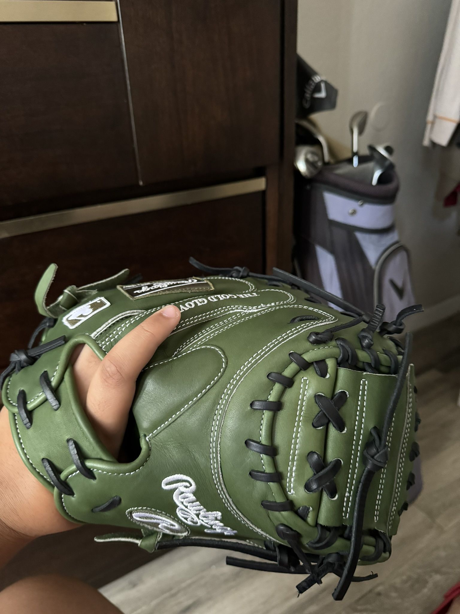 Rawlings Heart of the Hide Baseball Catcher's Mitt
