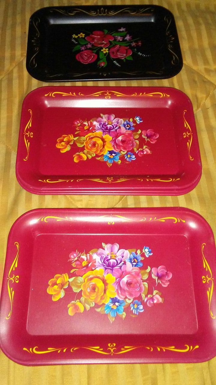10 vintage mini trays