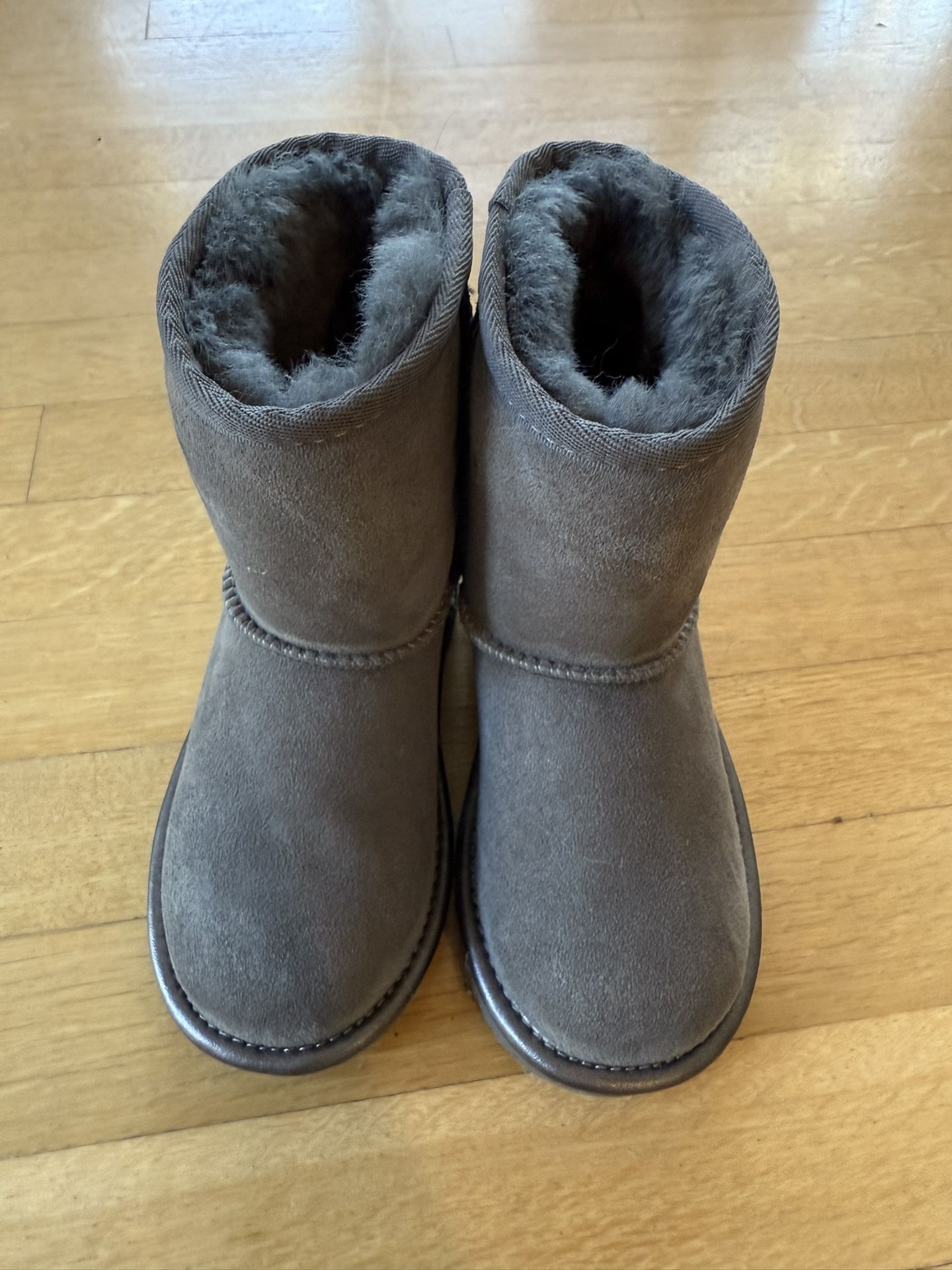 Kids Ugg Boots Size 10