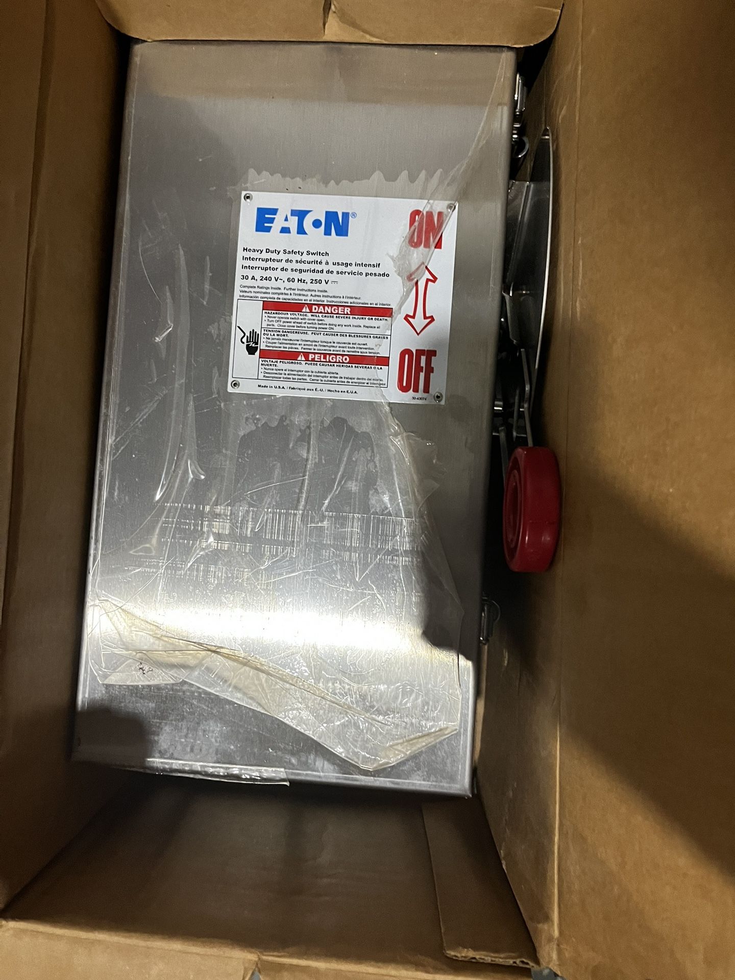 EATON Electrical Disconnect Switch. 30a
