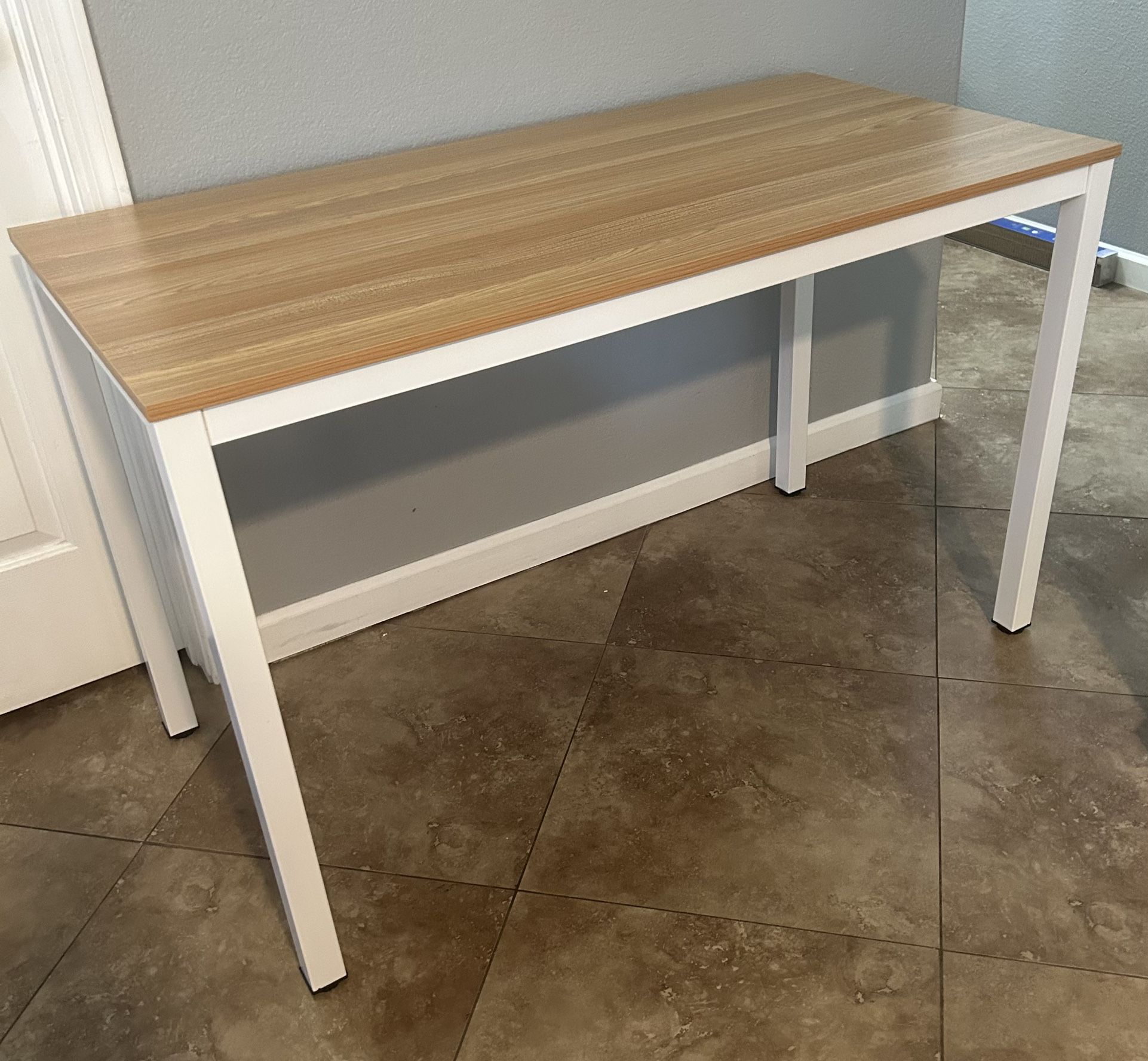 (NEW) 47” Wide Computer Desk