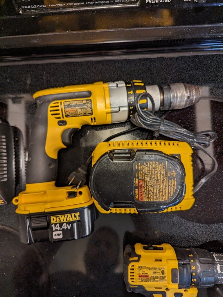 DeWALT DC936 (Hammer Drill)